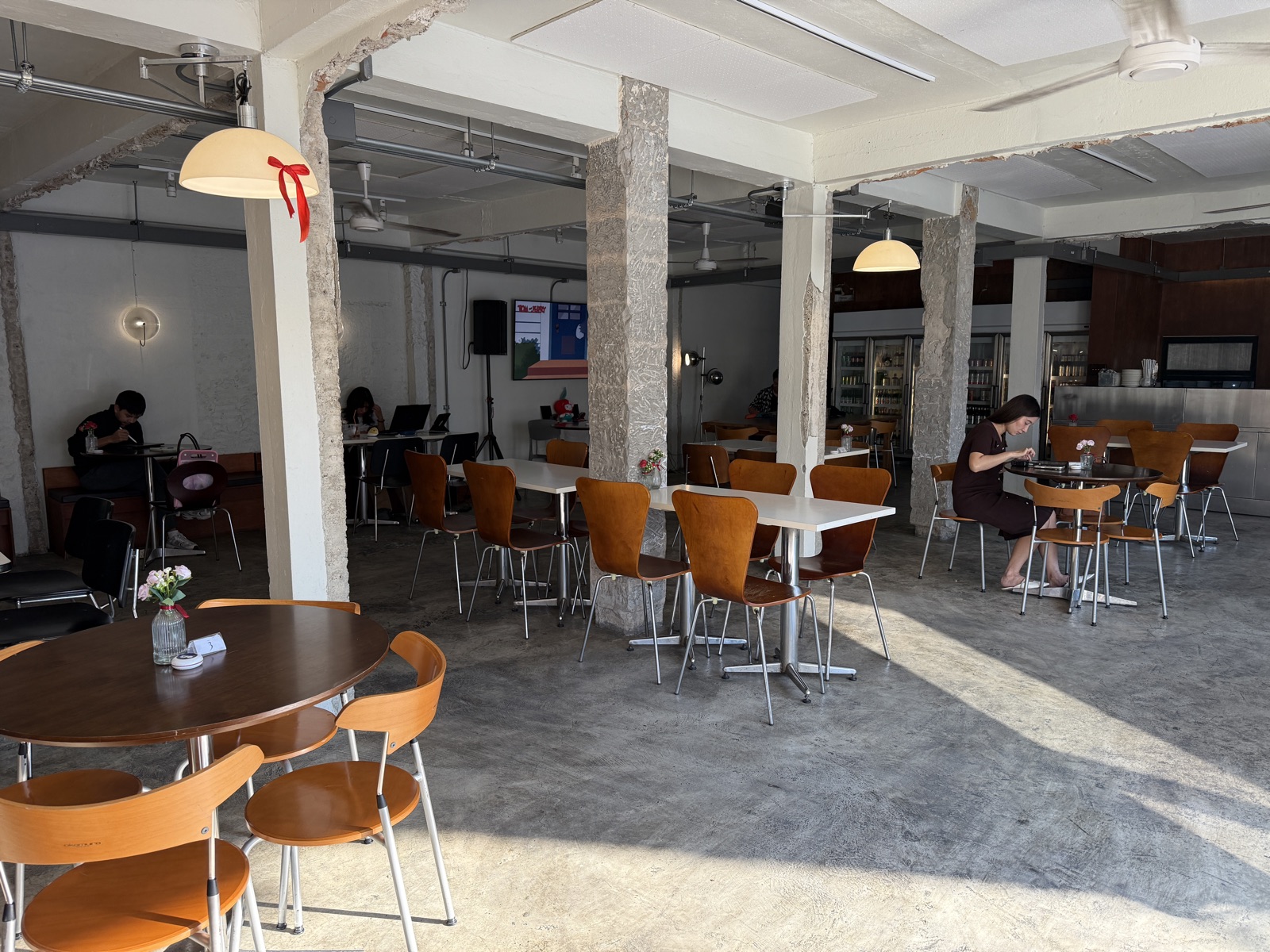 Internal view of the non-AC room