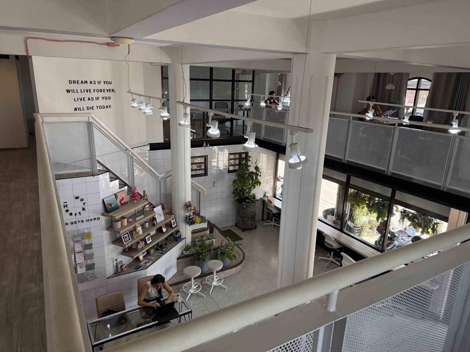 First floor mezzanine with desks