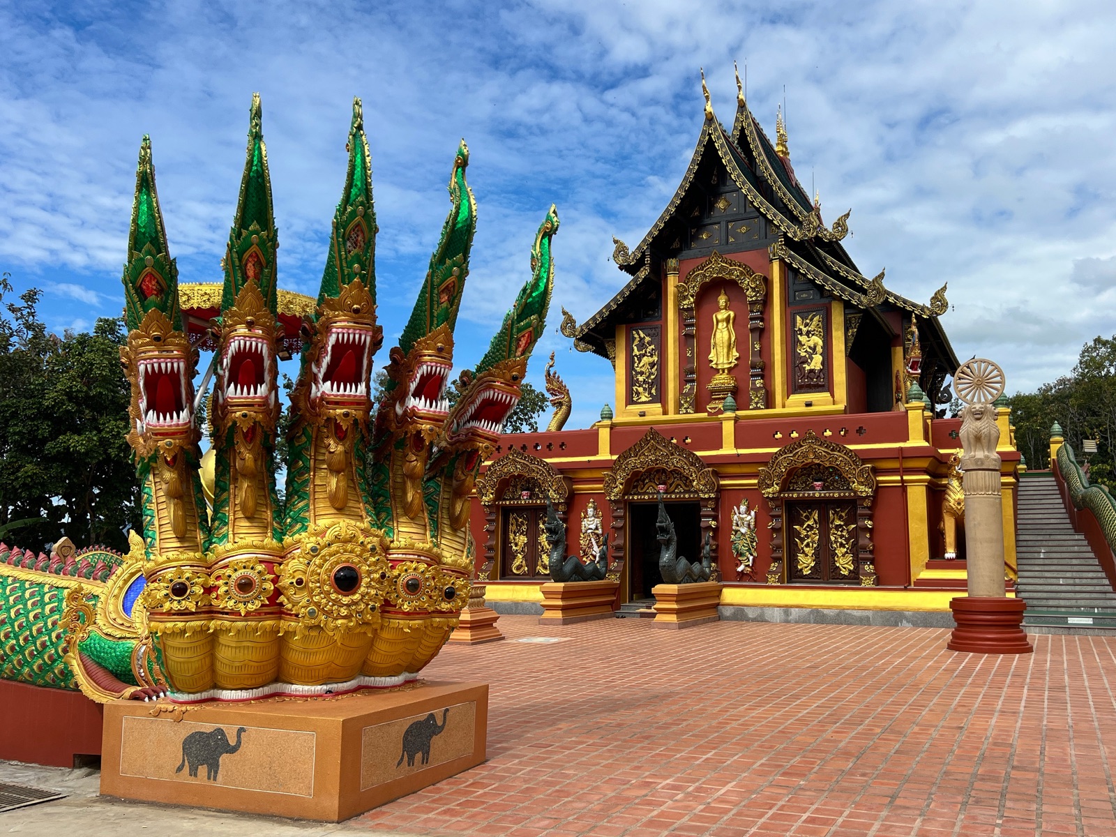 Wat Tham Phra (Tham Ngow)
